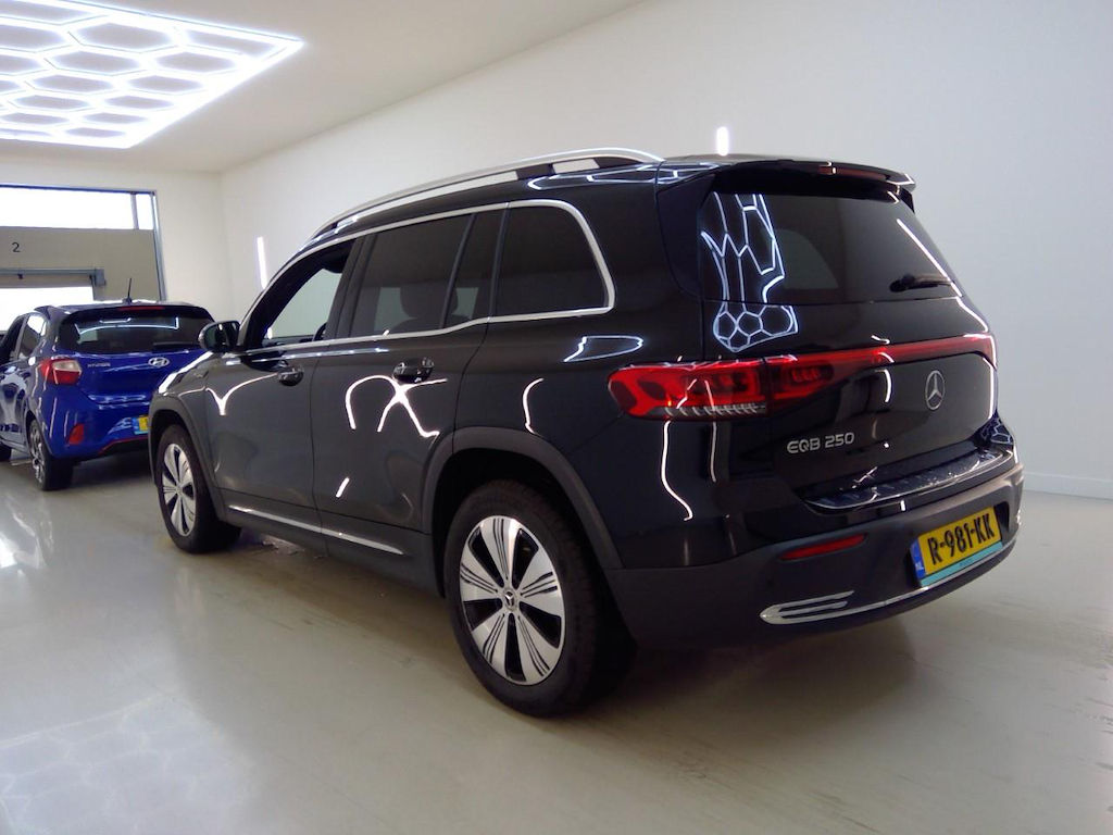 Foto 5 van Mercedes EQB