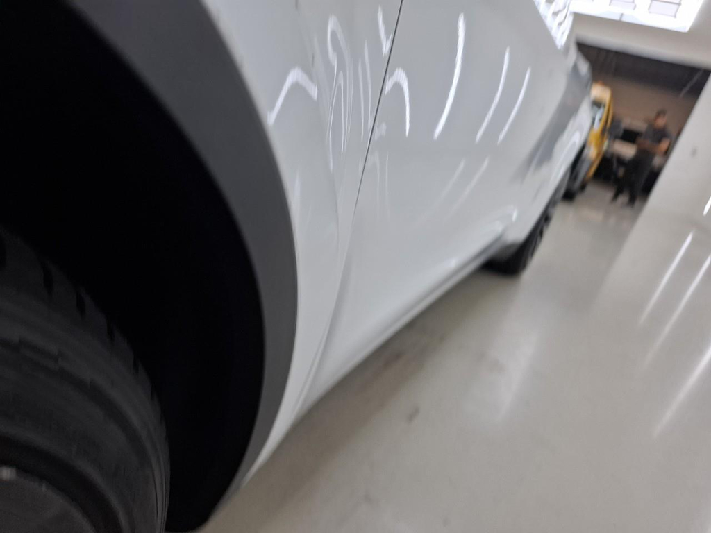 Foto 26 van Tesla Model Y