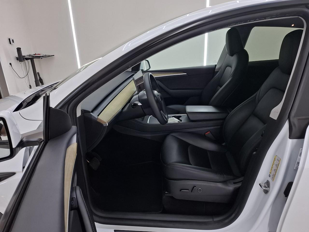 Foto 9 van Tesla Model Y