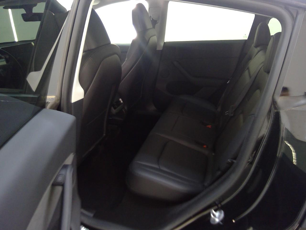 Foto 9 van Tesla Model Y