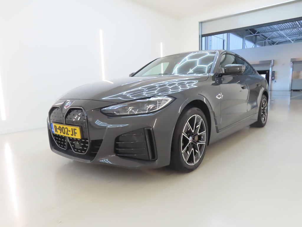Foto 2 van BMW i4