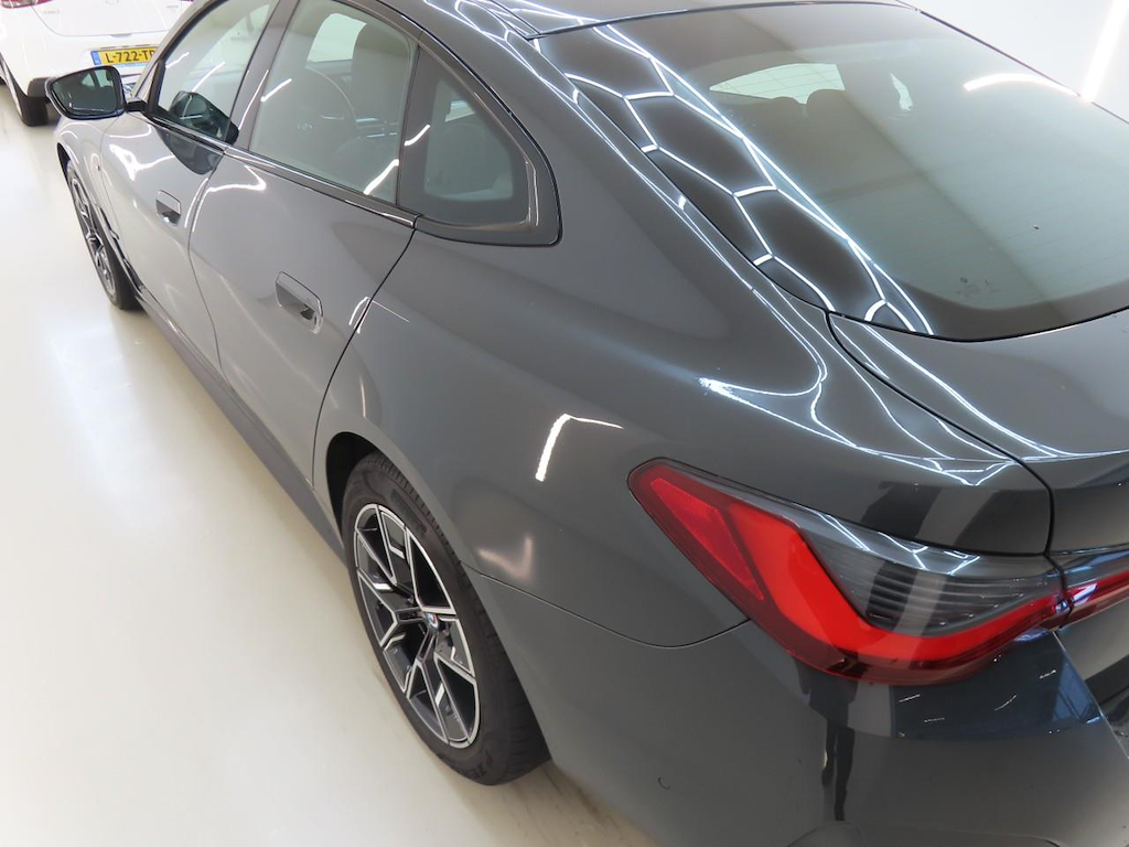 Foto 23 van BMW i4