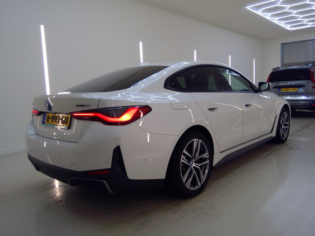 Photo 3 of BMW i4