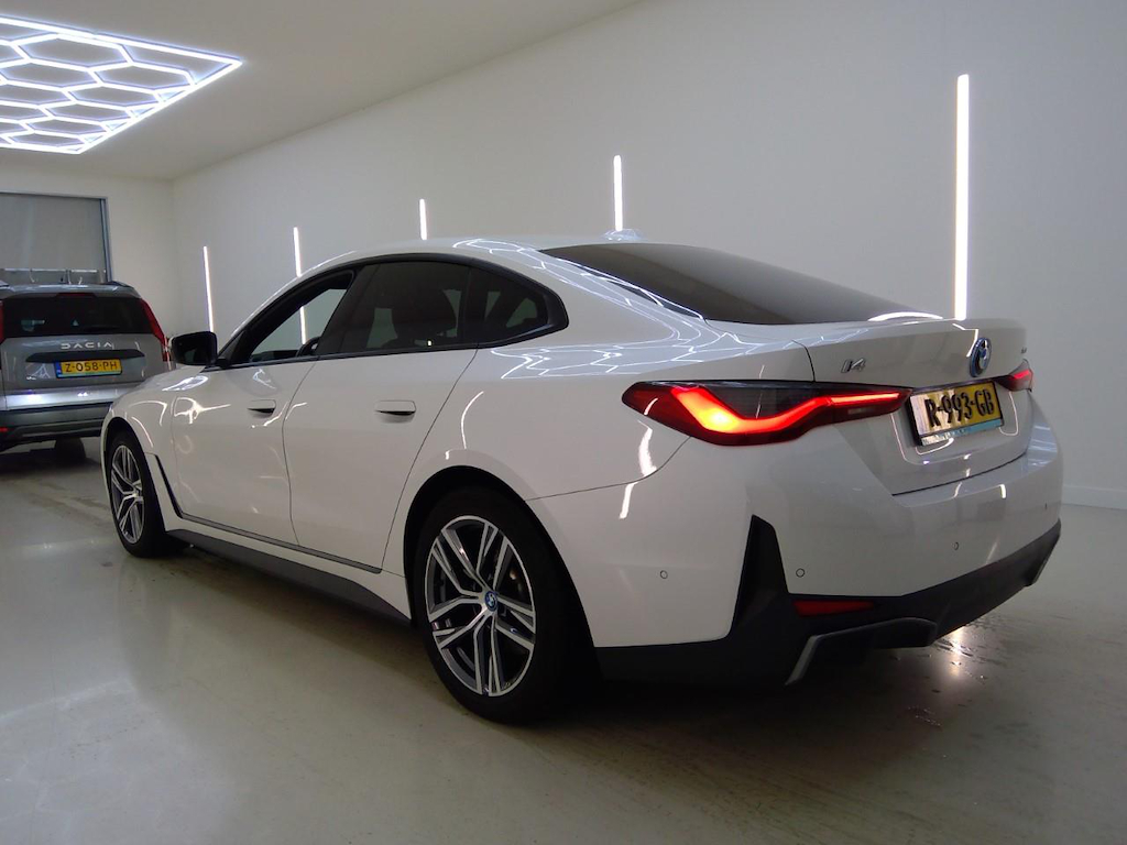 Photo 5 of BMW i4