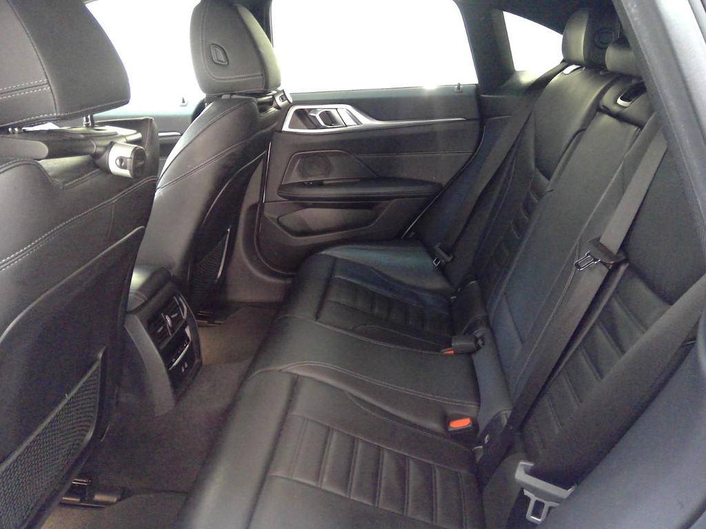 Photo 8 of BMW i4