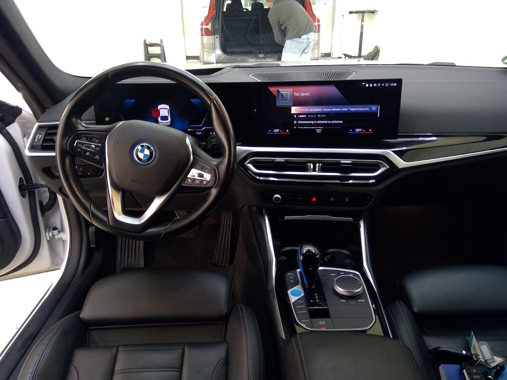 Photo 9 of BMW i4