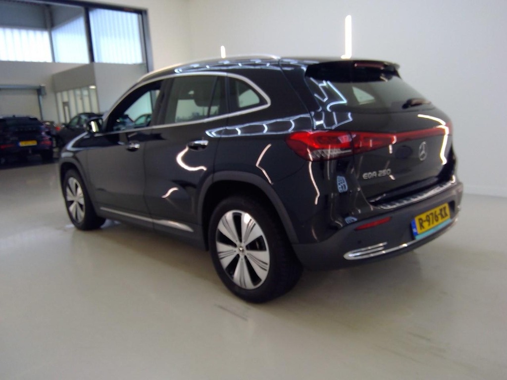 Foto 5 van Mercedes EQA