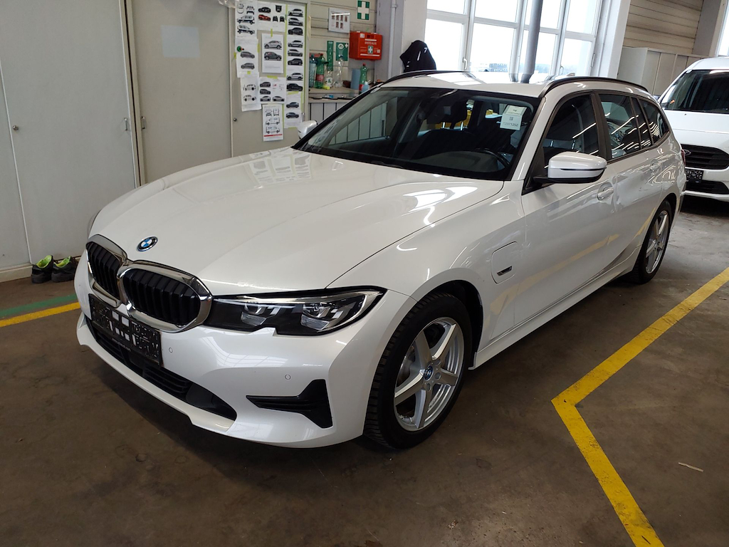 BMW 3 Series 330E A