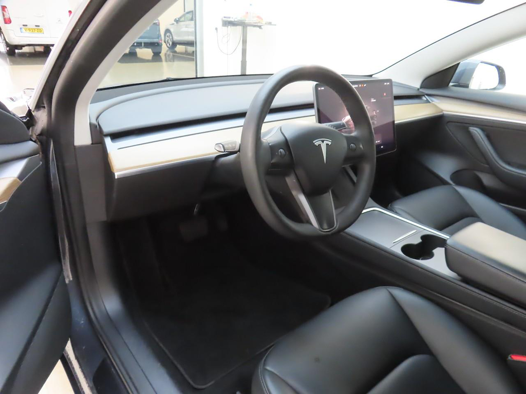 Foto 2 van Tesla Model 3
