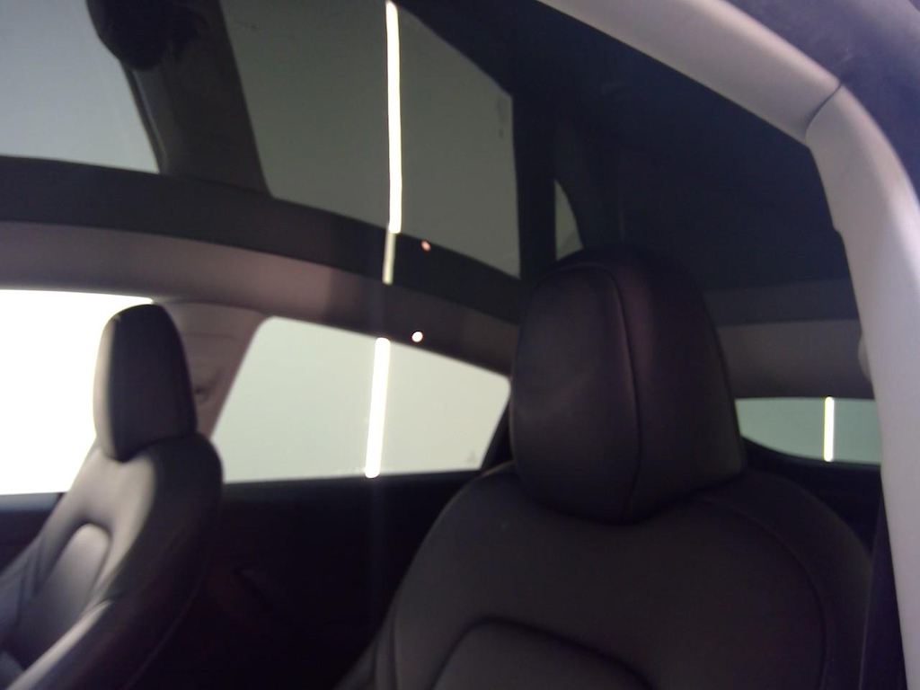 Foto 20 van Tesla Model Y
