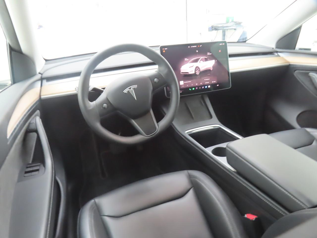 Foto 6 van Tesla Model Y