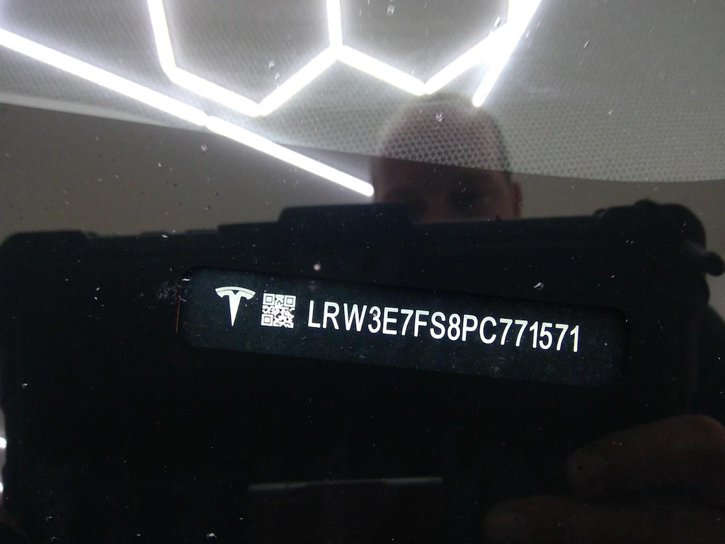Foto 12 van Tesla Model 3