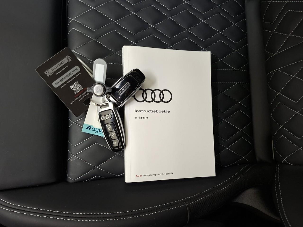 Foto 15 van Audi e-tron