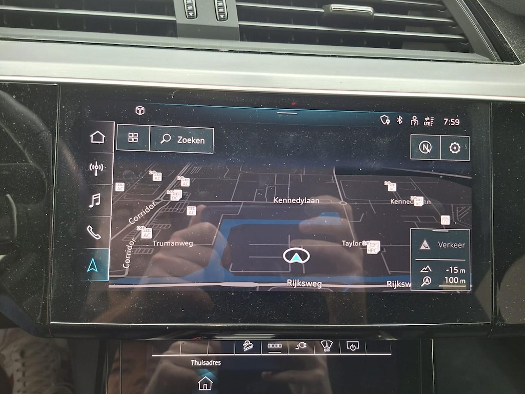 Foto 17 van Audi e-tron