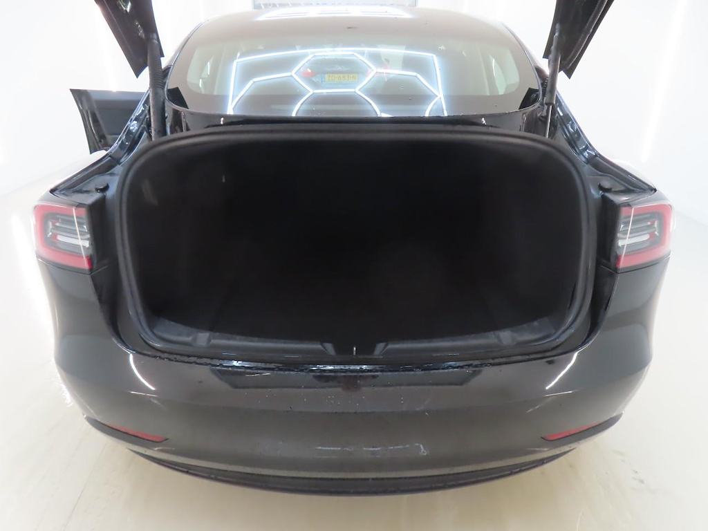 Foto 10 van Tesla Model 3