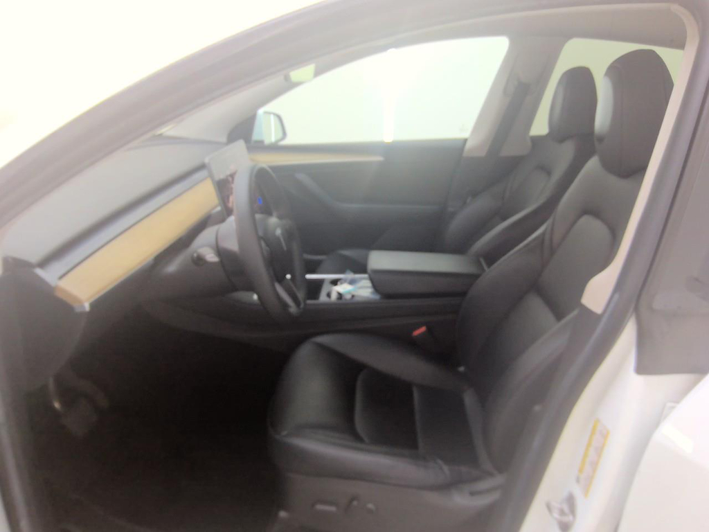 Foto 7 van Tesla Model Y