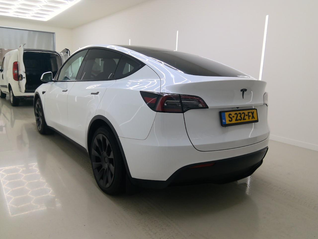 Foto 11 van Tesla Model Y