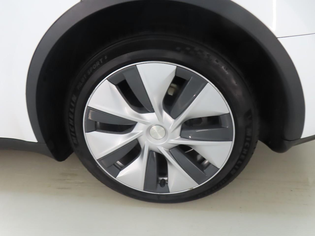 Foto 13 van Tesla Model Y