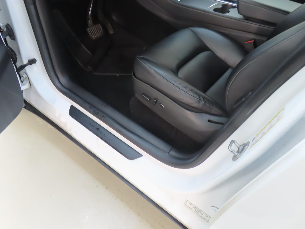 Foto 28 van Tesla Model Y