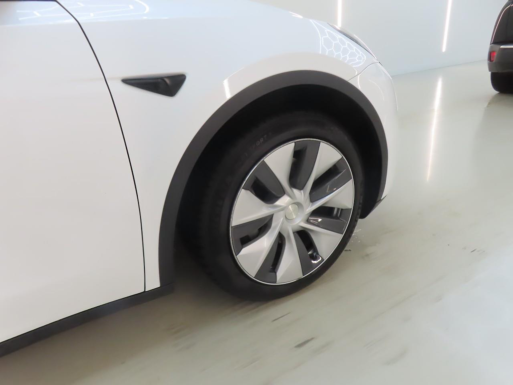 Foto 32 van Tesla Model Y