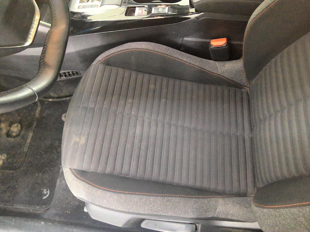 Foto 21 van Peugeot E-208