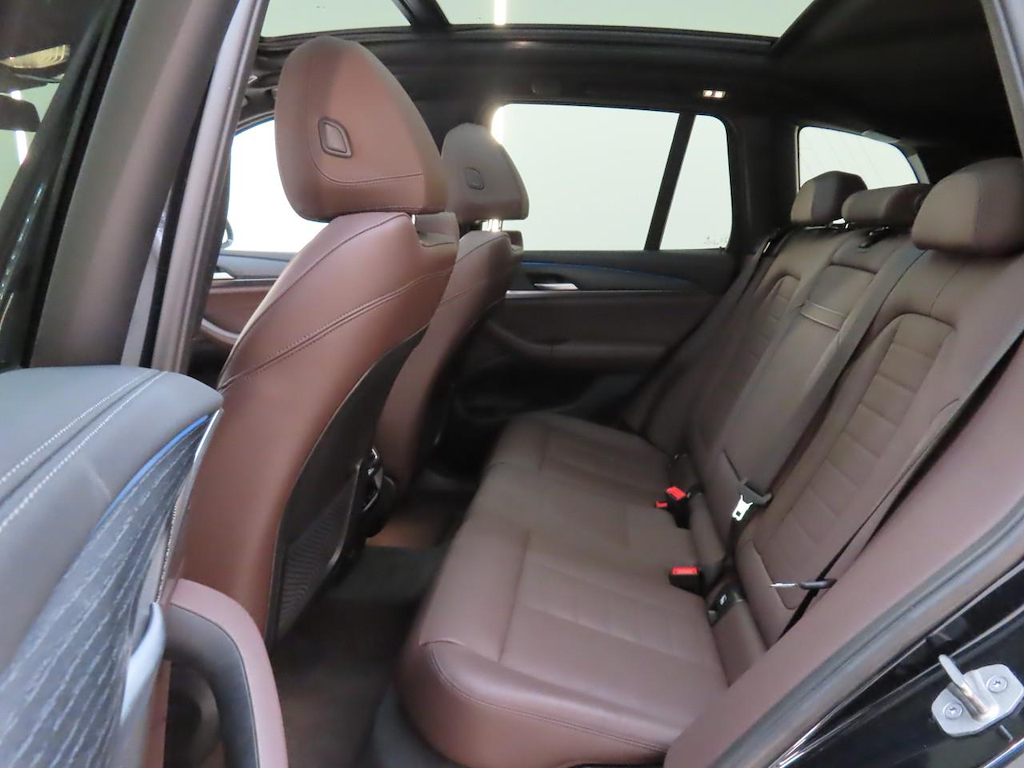 Foto 9 van BMW ix3