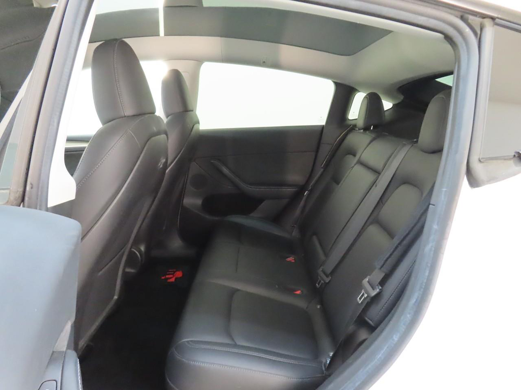 Foto 9 van Tesla Model Y