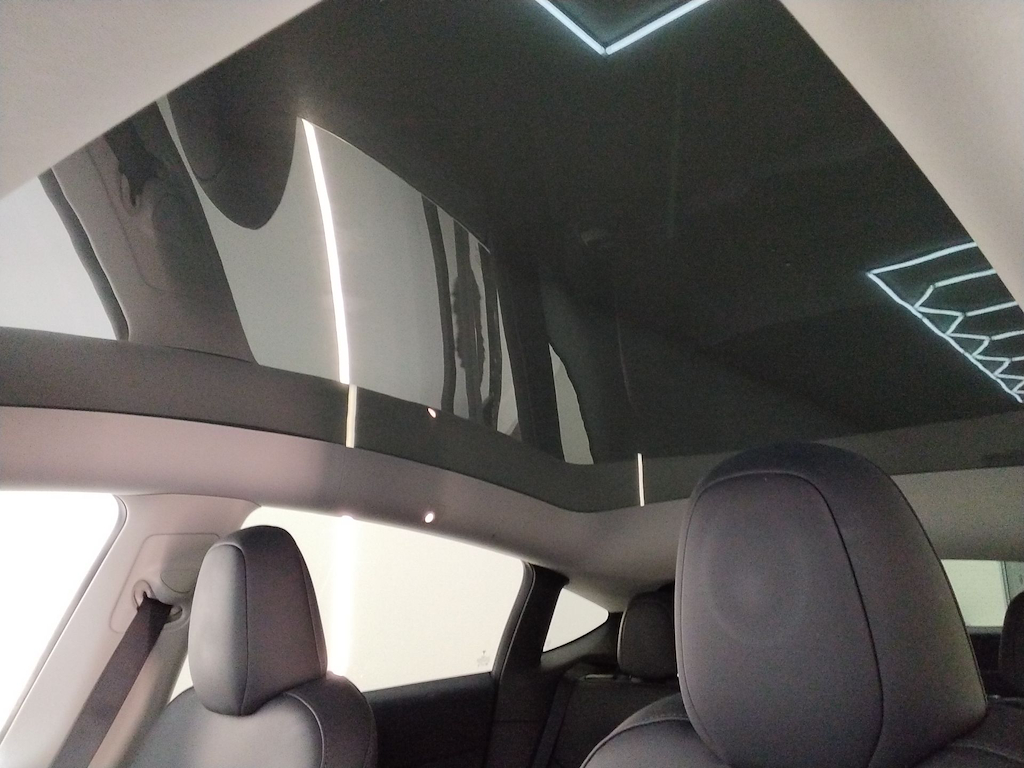 Foto 15 van Tesla Model Y