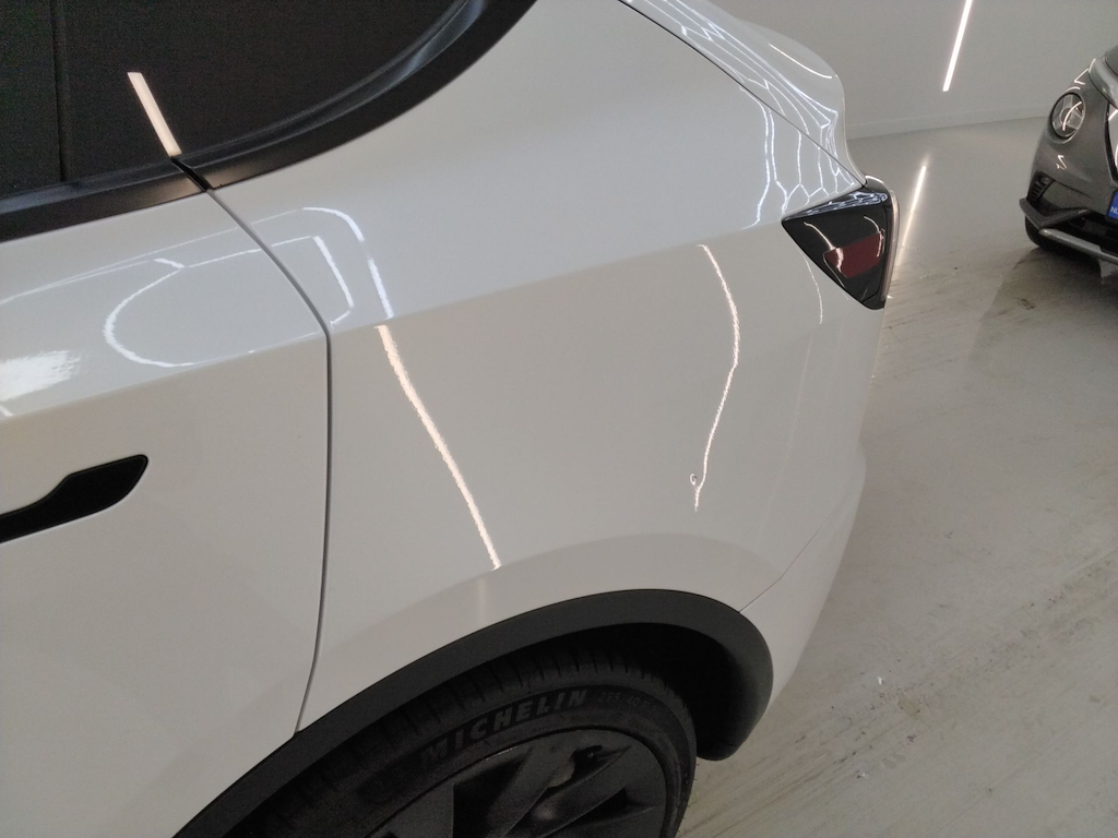 Foto 23 van Tesla Model Y