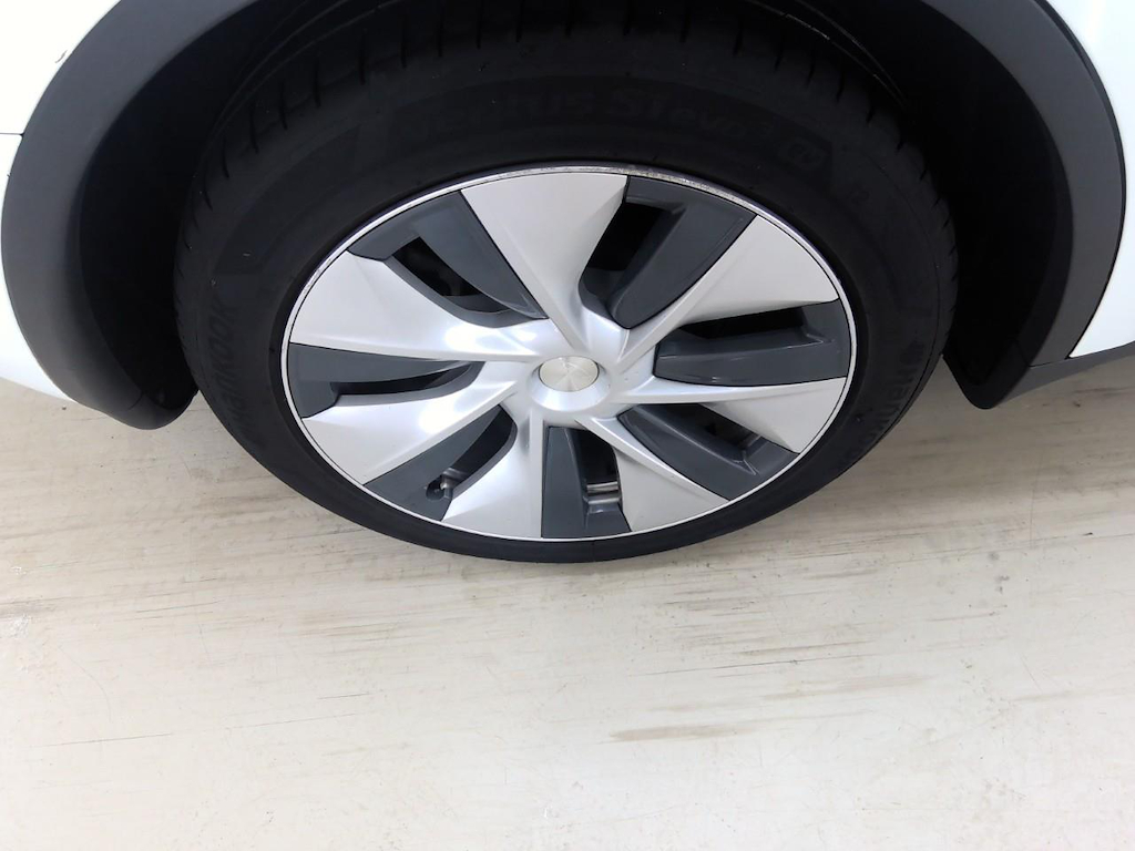 Foto 13 van Tesla Model Y