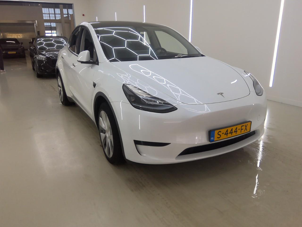 Foto 6 van Tesla Model Y