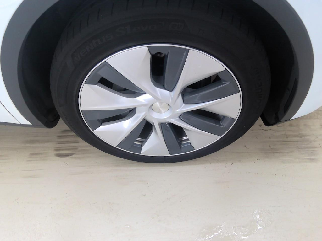Foto 35 van Tesla Model Y
