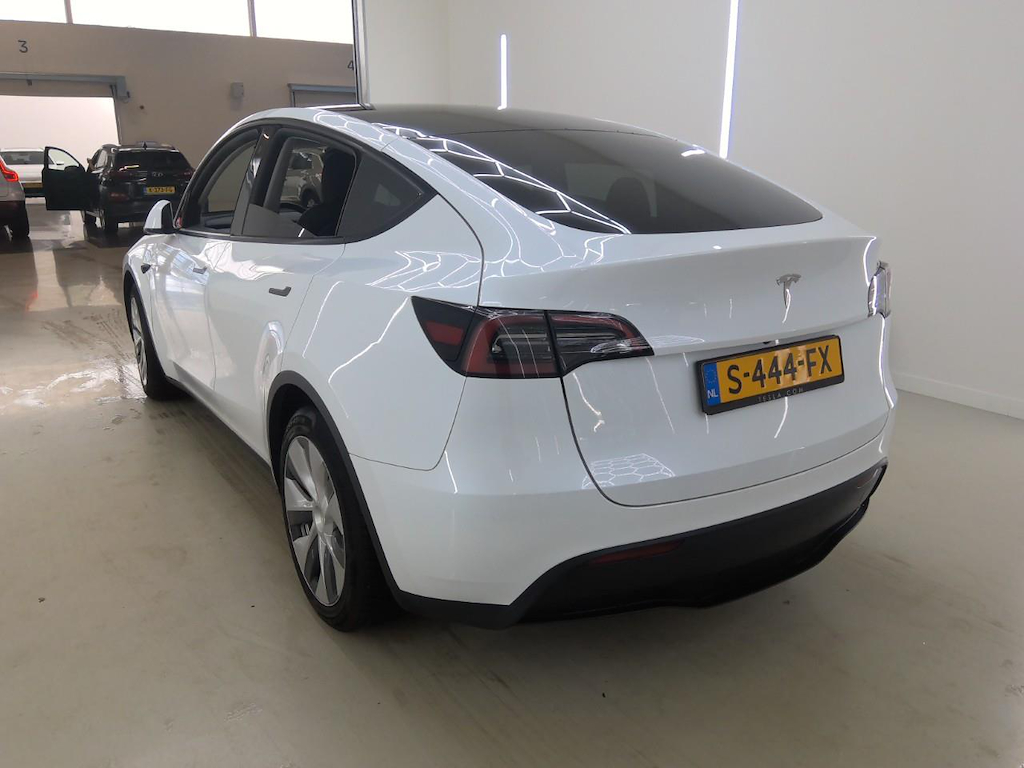 Foto 7 van Tesla Model Y