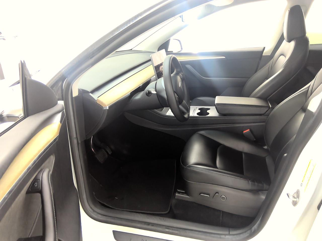 Foto 9 van Tesla Model Y
