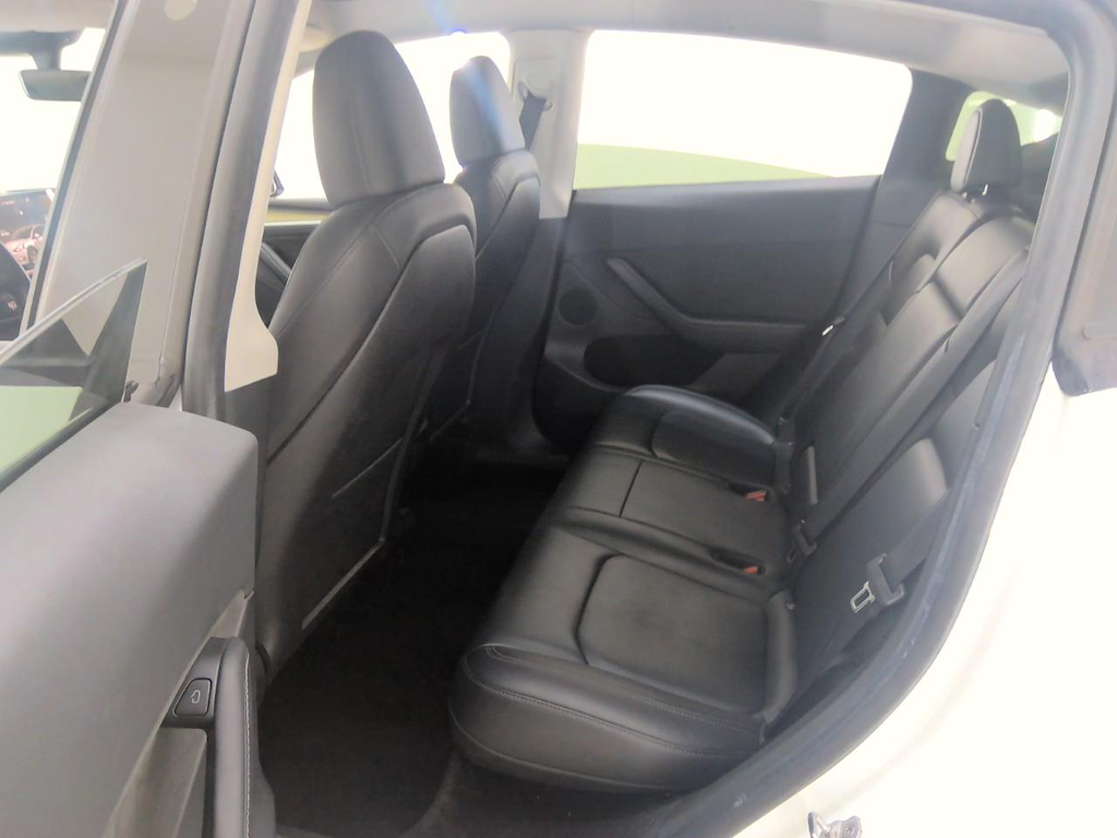 Foto 10 van Tesla Model Y