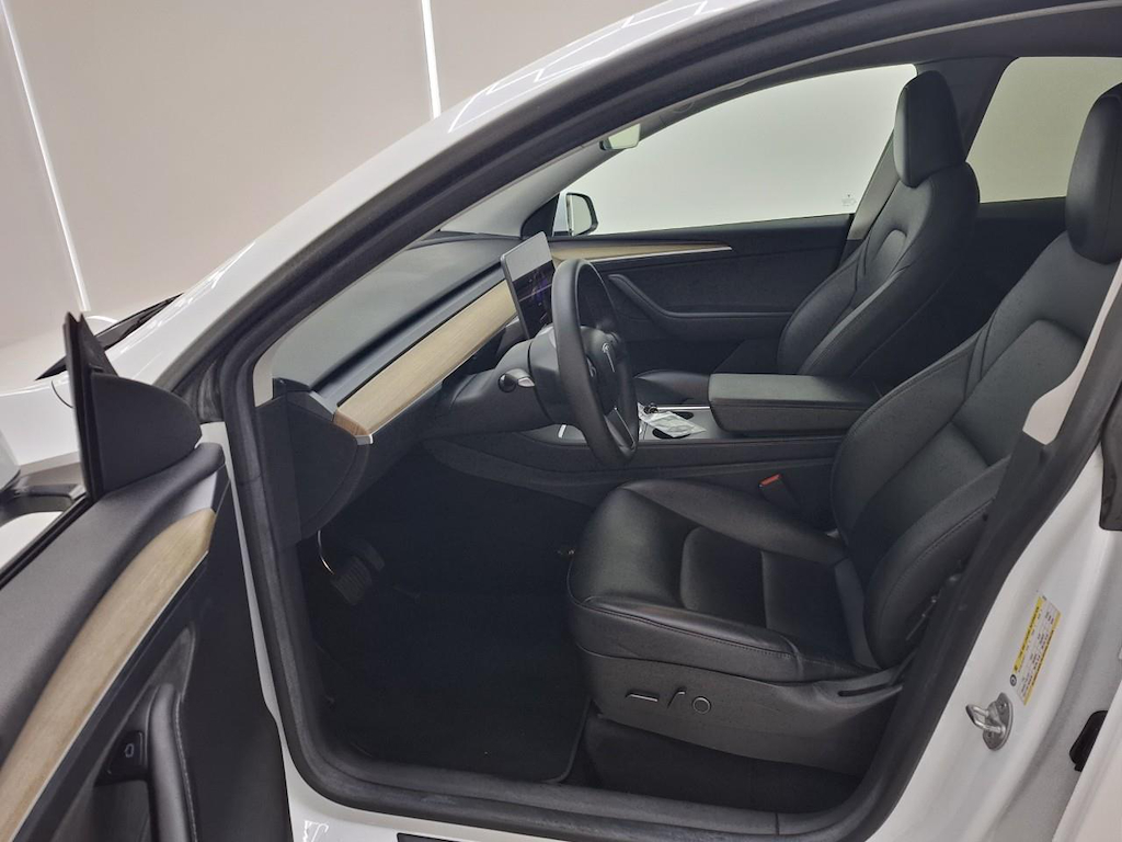 Foto 9 van Tesla Model Y
