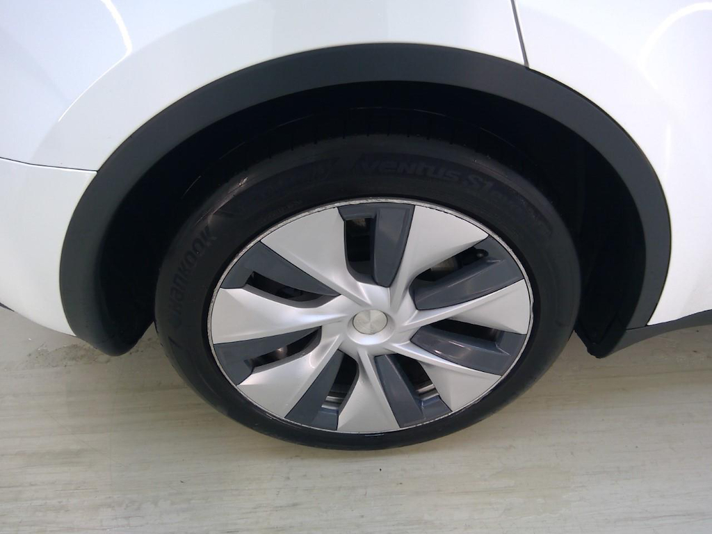 Foto 11 van Tesla Model Y