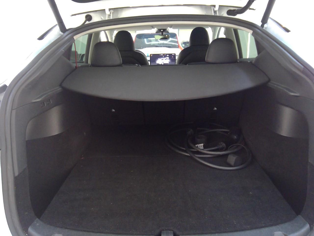 Foto 13 van Tesla Model Y