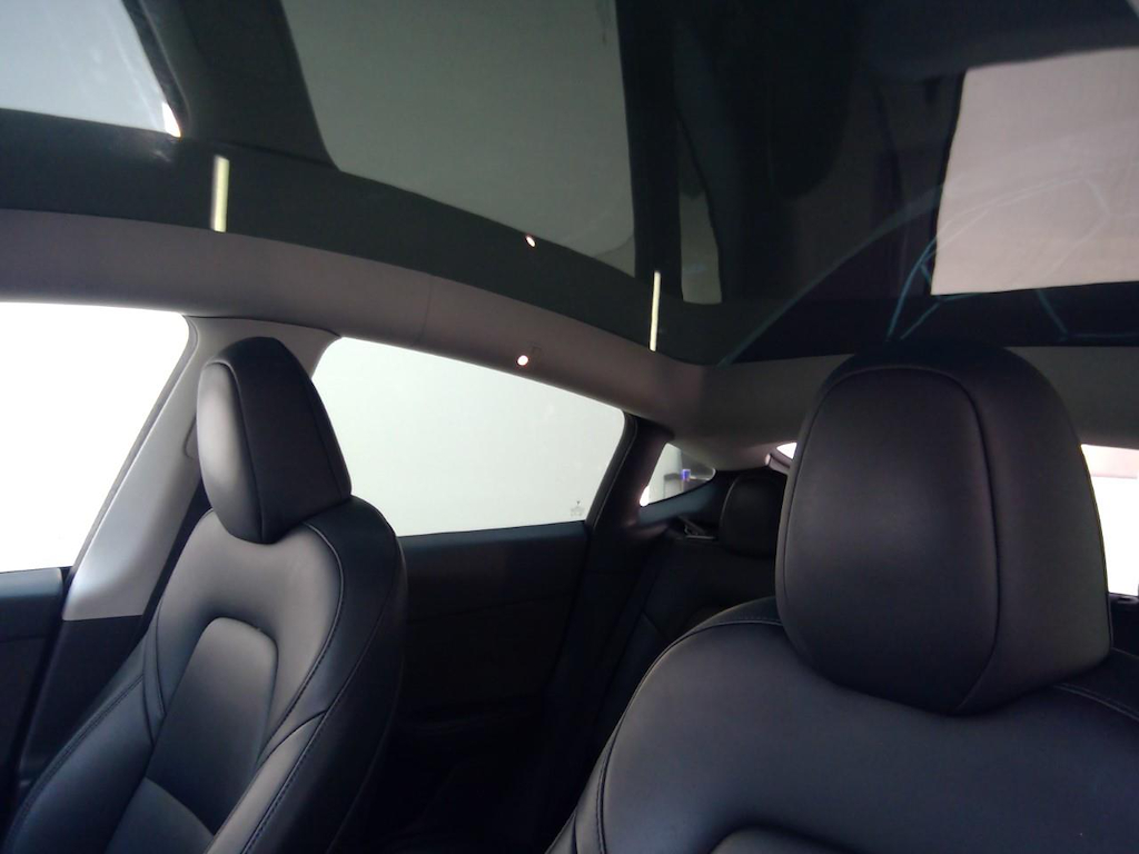 Foto 18 van Tesla Model Y