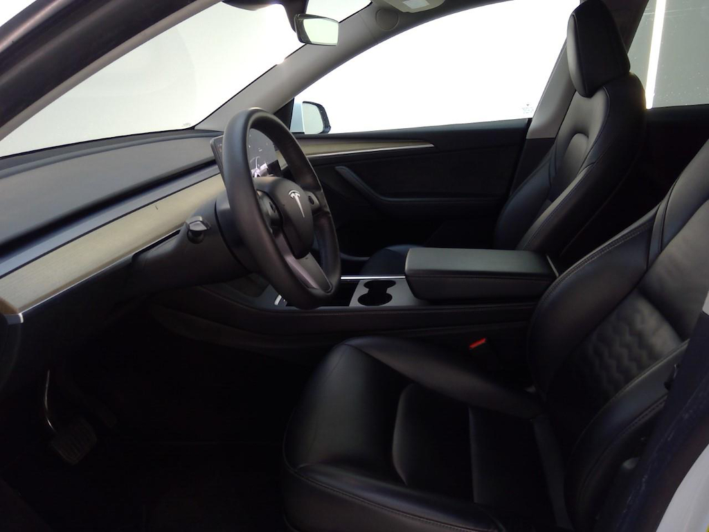 Foto 7 van Tesla Model Y