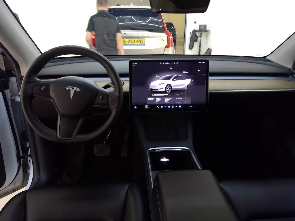 Foto 9 van Tesla Model Y