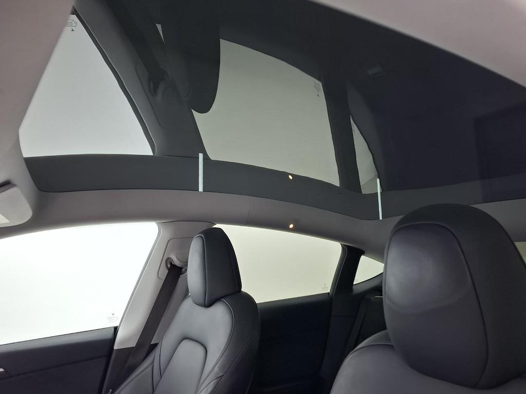 Foto 17 van Tesla Model Y