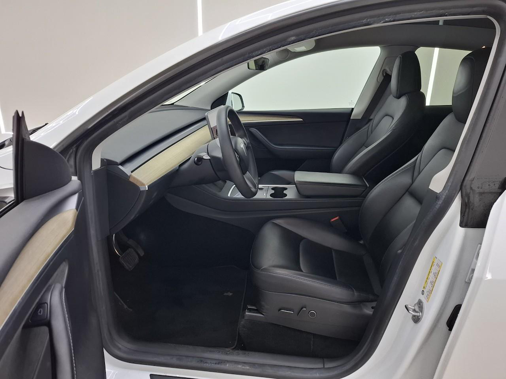 Foto 7 van Tesla Model Y