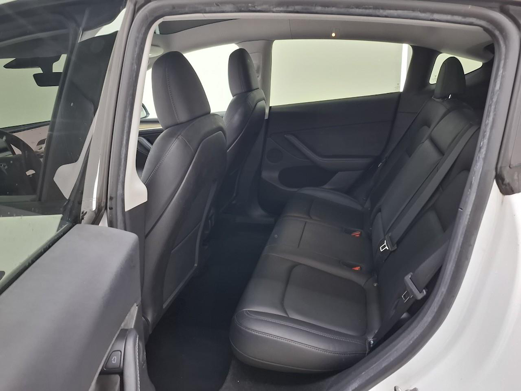 Foto 8 van Tesla Model Y