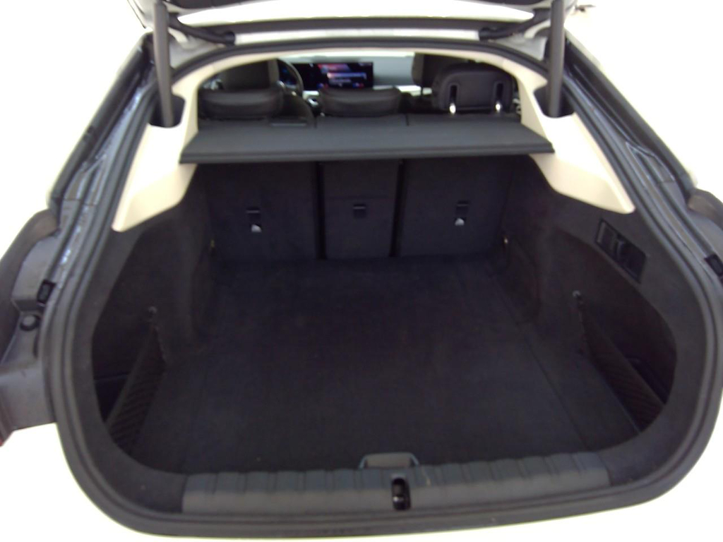 Foto 11 van BMW i4