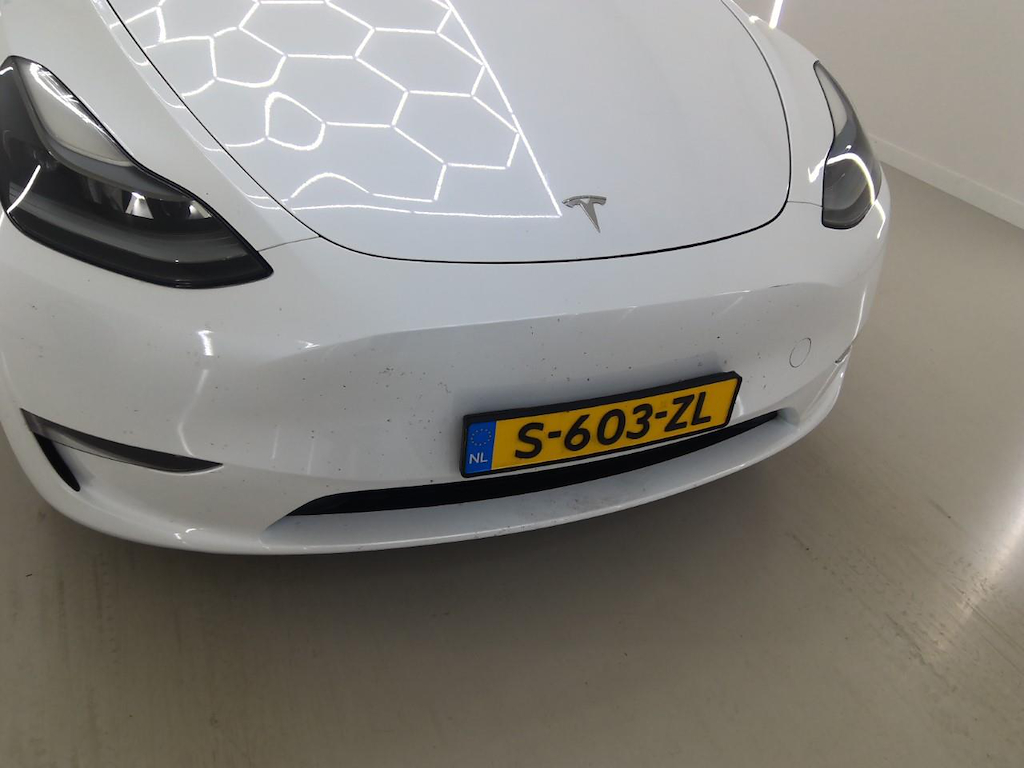 Foto 30 van Tesla Model Y
