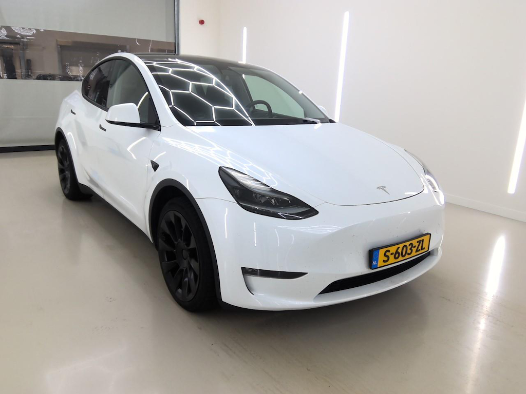 Foto 5 van Tesla Model Y
