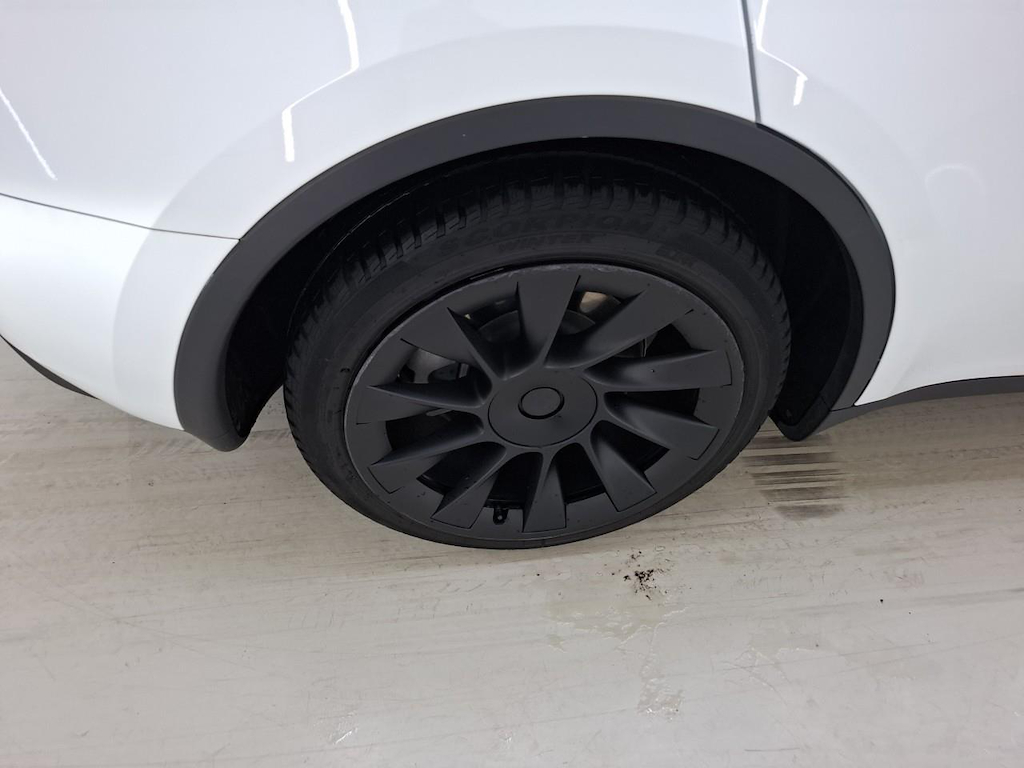 Foto 14 van Tesla Model Y
