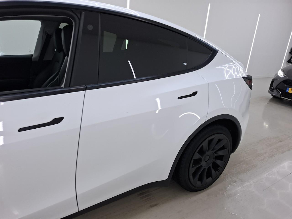 Foto 31 van Tesla Model Y