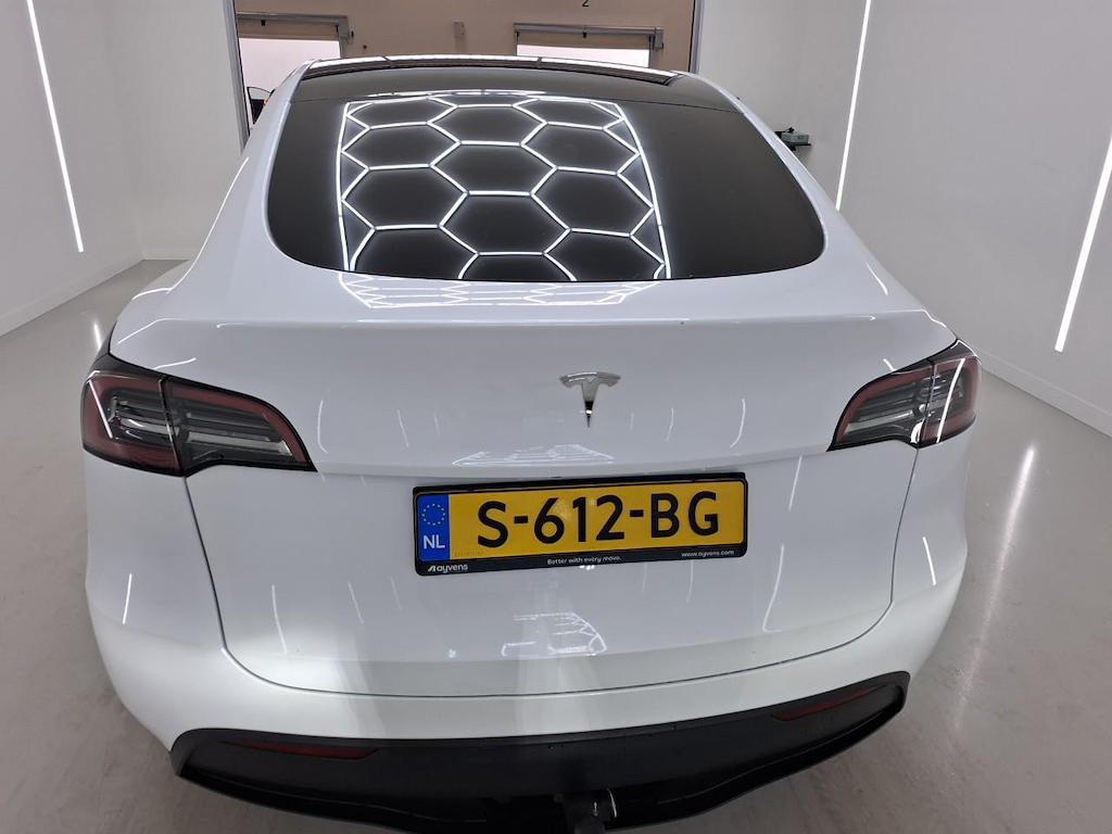 Foto 33 van Tesla Model Y